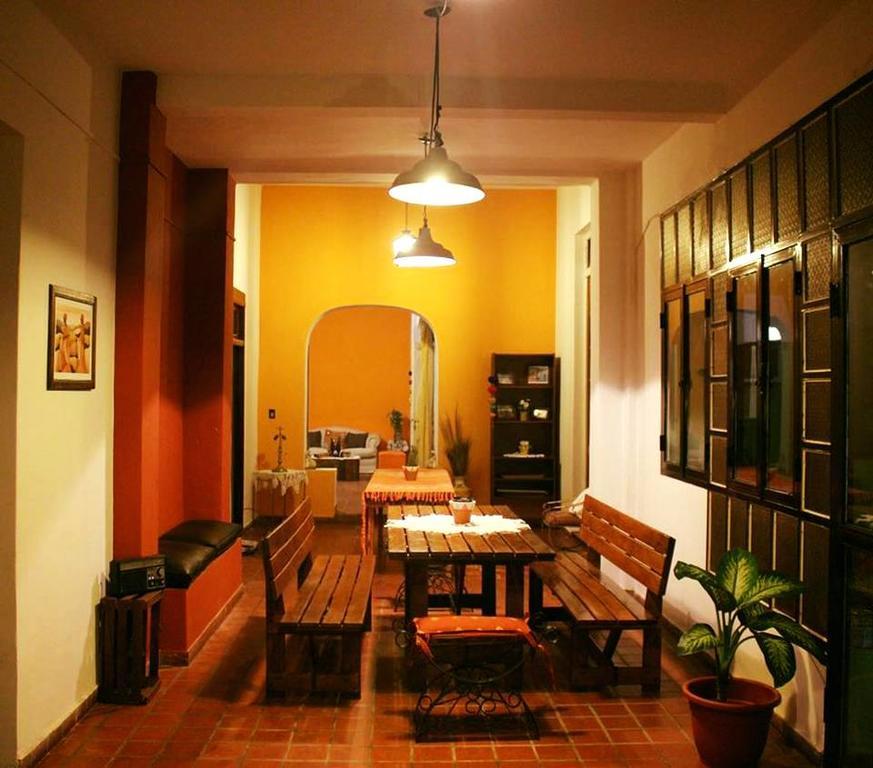 לה ריוחה Gute Nacht Hostel מראה חיצוני תמונה